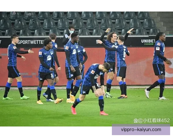 沙尔克阵容深度分析显示竞争力增强，球队状态值得关注。