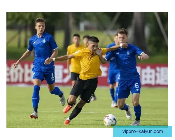 乌拉圭队中路渗透表现稳健，战术执行持续提升。